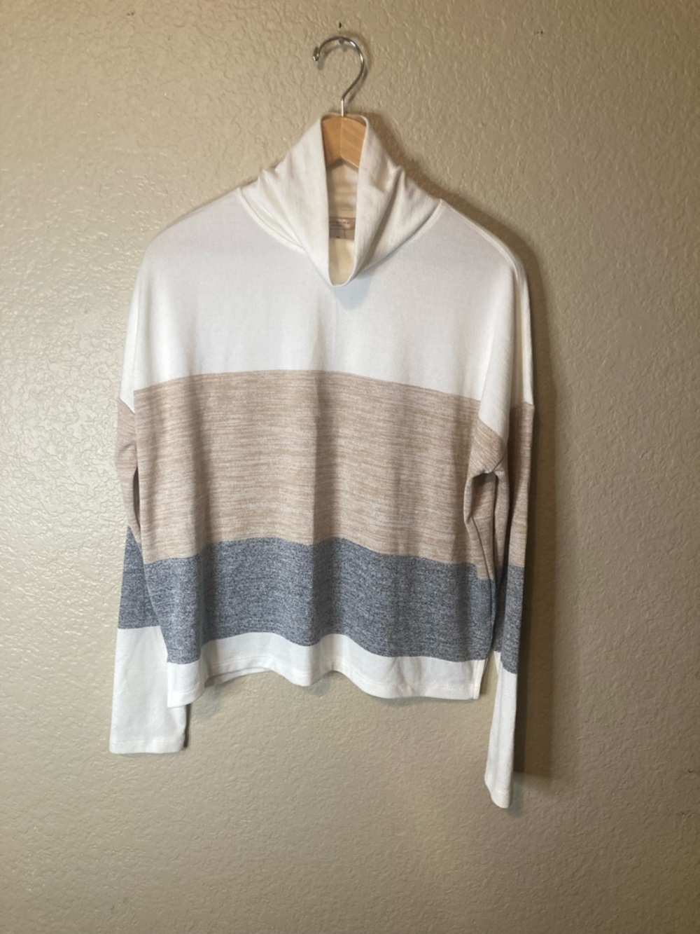 Banana Republic Luxespun Preppy Sweater Business Casual Modern Minimalist Medium